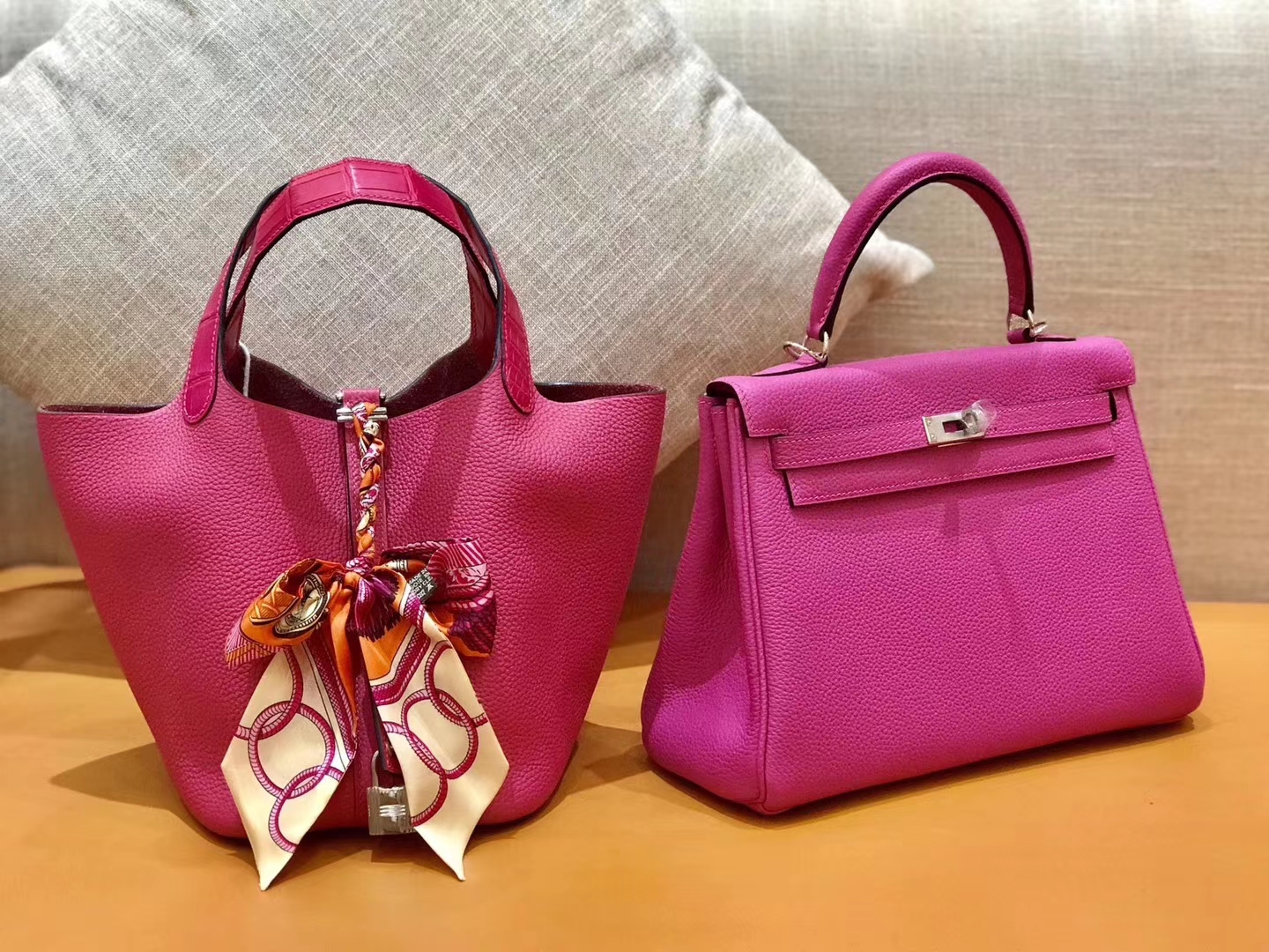 Hermès（爱马仕）Picotin 菜篮包 极致红 Togo牛皮 蜡线手缝 银扣 22cm