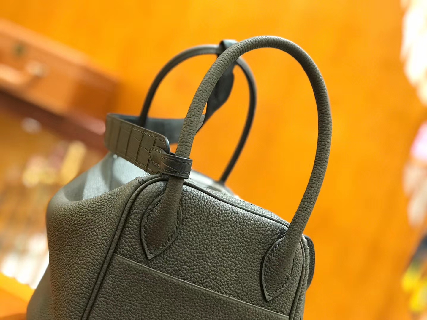 Hermès（爱马仕）Lindy 26cm 锡器灰 小牛皮拼鳄鱼皮 银扣 原版蜜蜡线 顶级手工缝制
