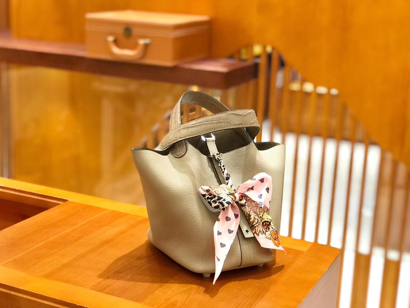 Hermès（爱马仕）Picotin 18cm 斑鸠灰 Togo牛皮拼鳄鱼皮 银扣 全手工缝制 现货供应