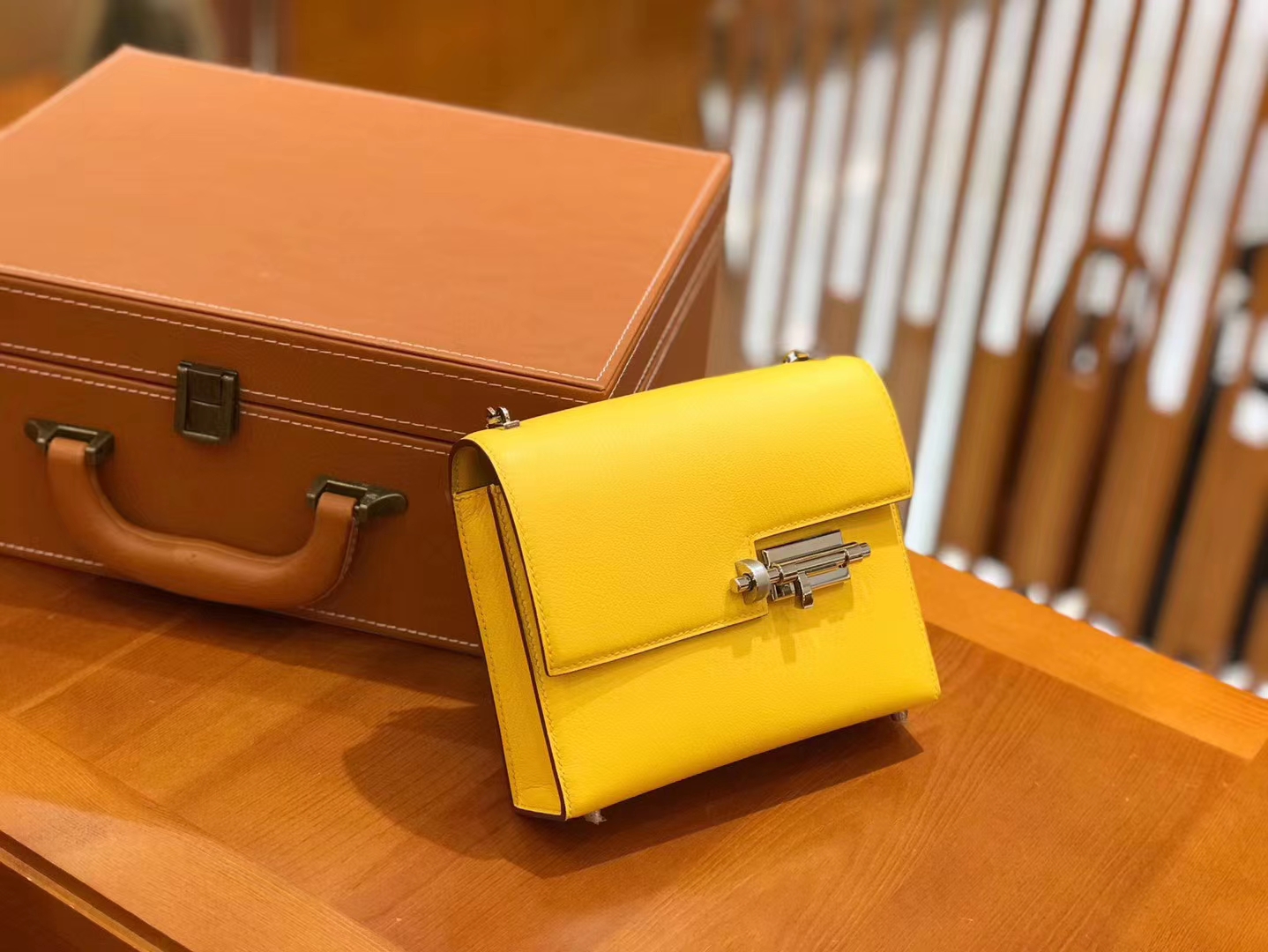 Hermès（爱马仕）Verrou 手枪包 17cm 山羊皮 芥黄 原版蜜蜡线 顶级手缝工艺
