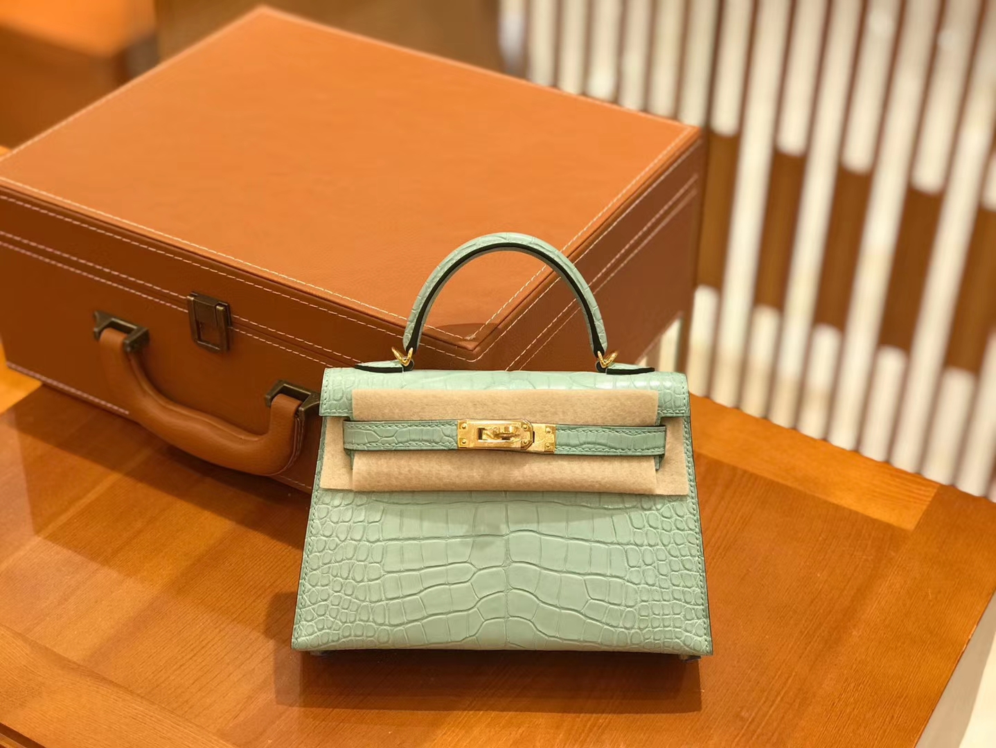 Hermès（爱马仕）Mini kelly 二代 薄荷绿 一级美洲鳄鱼皮 金扣 原版蜜蜡线 顶级手工缝制