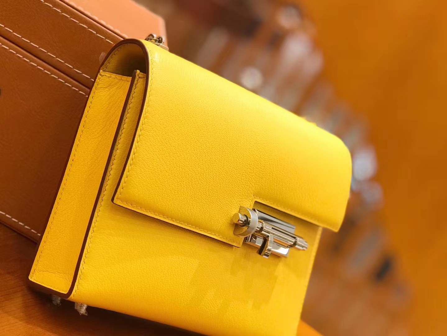 Hermès（爱马仕）Verrou 手枪包 17cm 山羊皮 芥黄 原版蜜蜡线 顶级手缝工艺