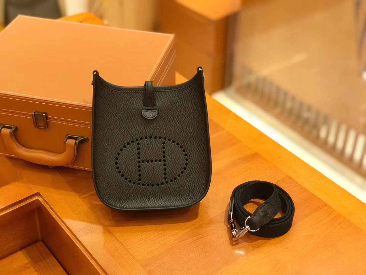 Hermès（爱马仕）伊芙琳 Evelyne 17cm 掌纹 黑色 银扣 全手工缝制