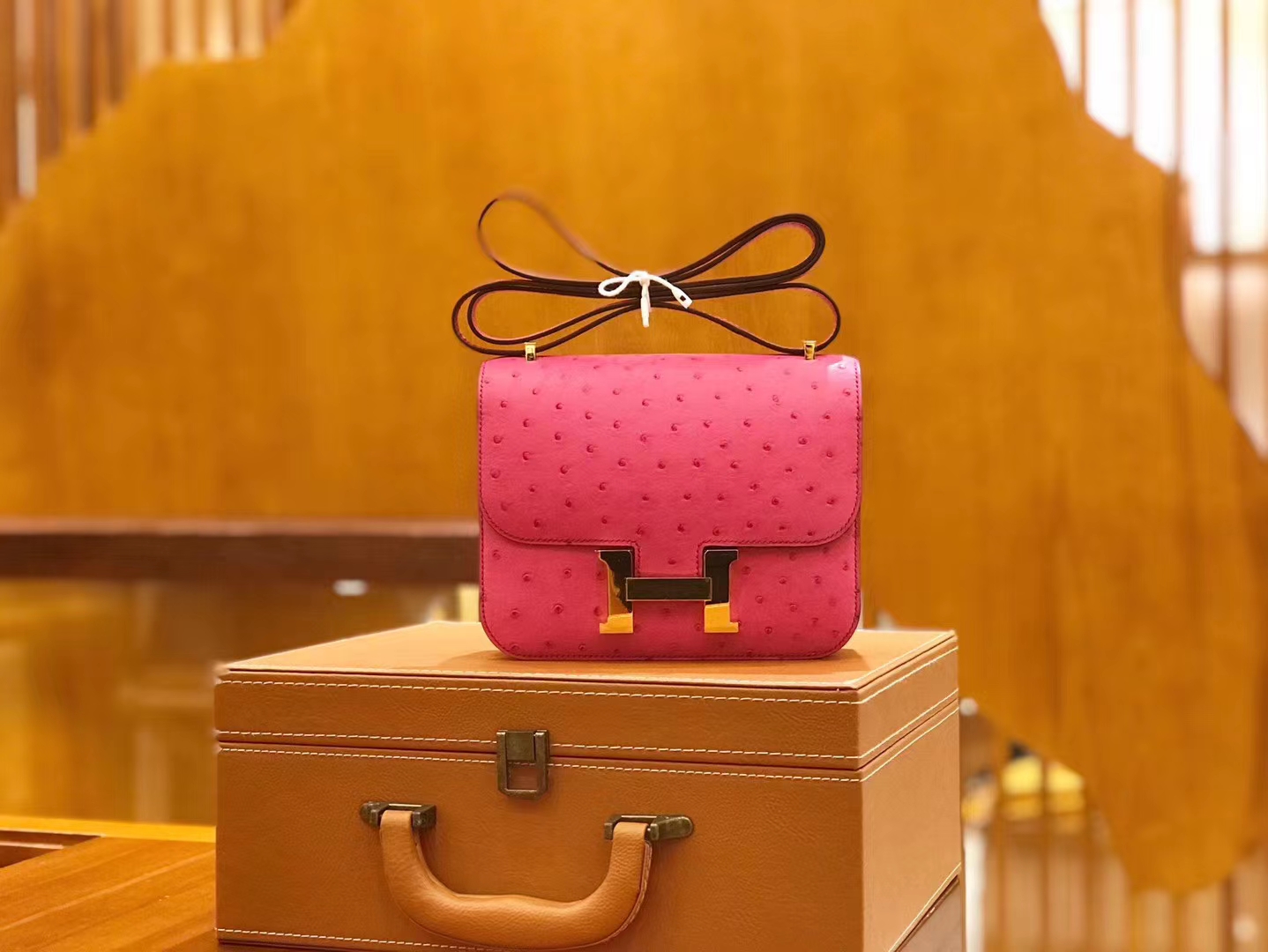 Hermès（爱马仕）Constance 18cm 惊艳粉 南非KK级鸵鸟皮 金扣 原版蜜蜡线 顶级手缝