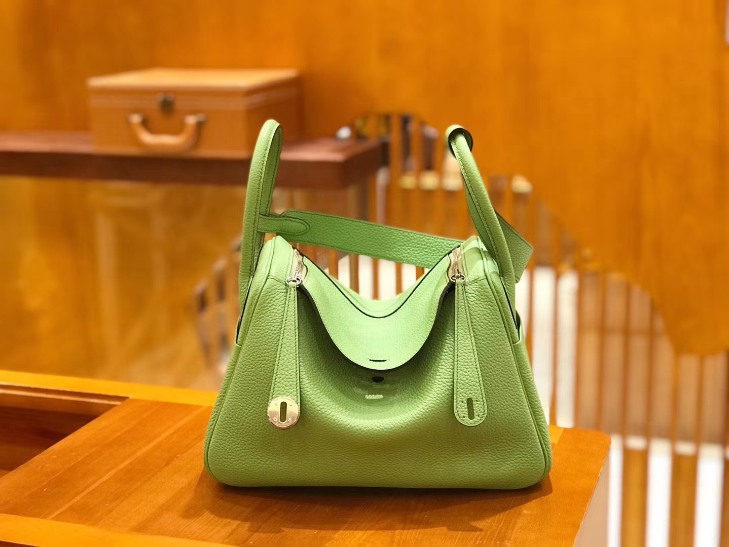 Hermès（爱马仕）Lindy 30cm 牛油果绿 Togo牛皮 银扣 原版蜜蜡线 顶级手缝 现货