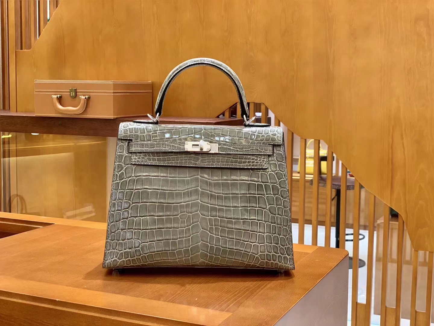 Hermès（爱马仕）Kelly 25cm 斑鸠灰 尼罗鳄鱼皮 银扣 原版蜜蜡线 顶级手缝 现货
