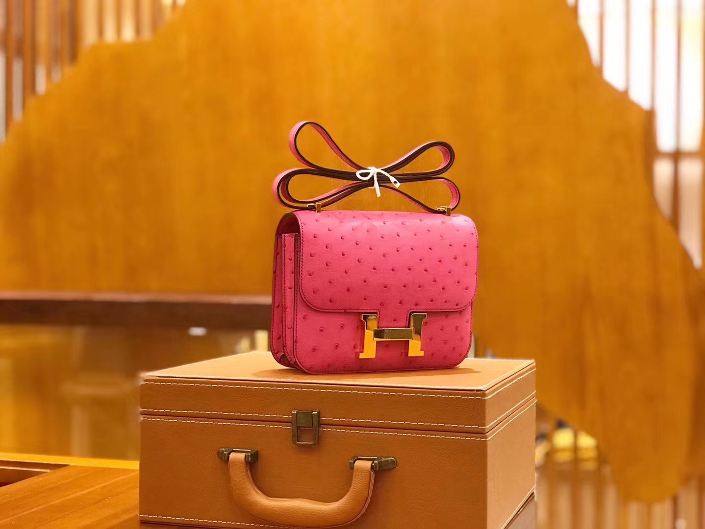 Hermès（爱马仕）Constance 18cm 惊艳粉 南非KK级鸵鸟皮 金扣 原版蜜蜡线 顶级手缝