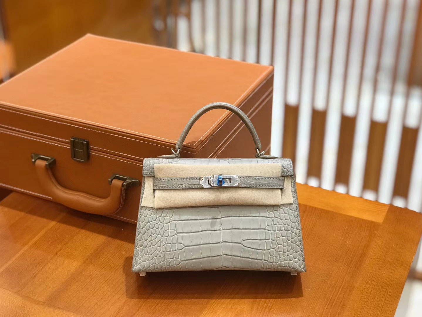 Hermès（爱马仕）Mini kelly 二代 19cm 美洲鳄鱼皮 珍珠灰 银扣 原版蜜蜡线 顶级手缝