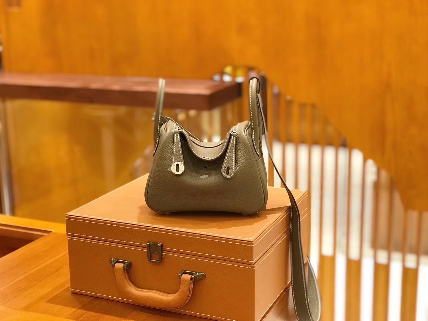 Hermès（爱马仕）Mini Lindy 18cm 大象灰 Togo牛皮 银扣 原版蜜蜡线 顶级手工缝制