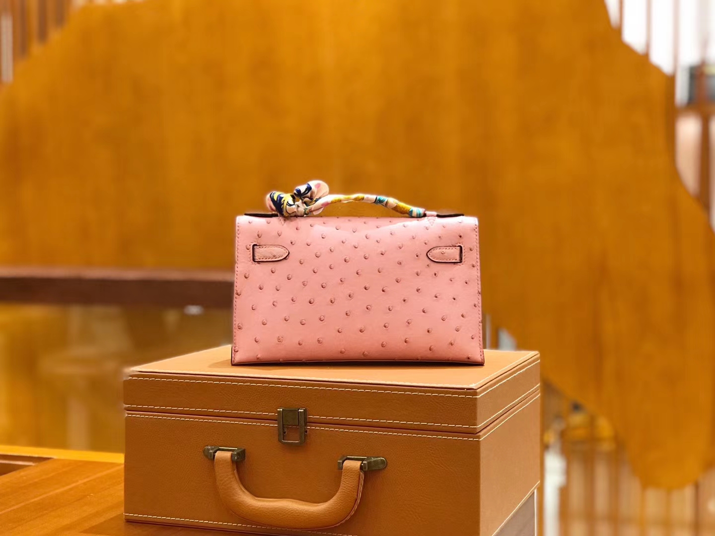 Hermès（爱马仕）Mini Kelly一代 奶昔粉 南非KK级鸵鸟皮 金扣 原版蜜蜡线 顶级手工缝制