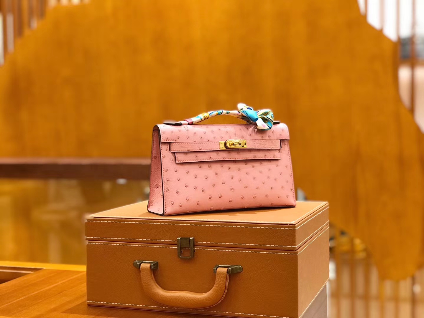 Hermès（爱马仕）Mini Kelly一代 奶昔粉 南非KK级鸵鸟皮 金扣 原版蜜蜡线 顶级手工缝制