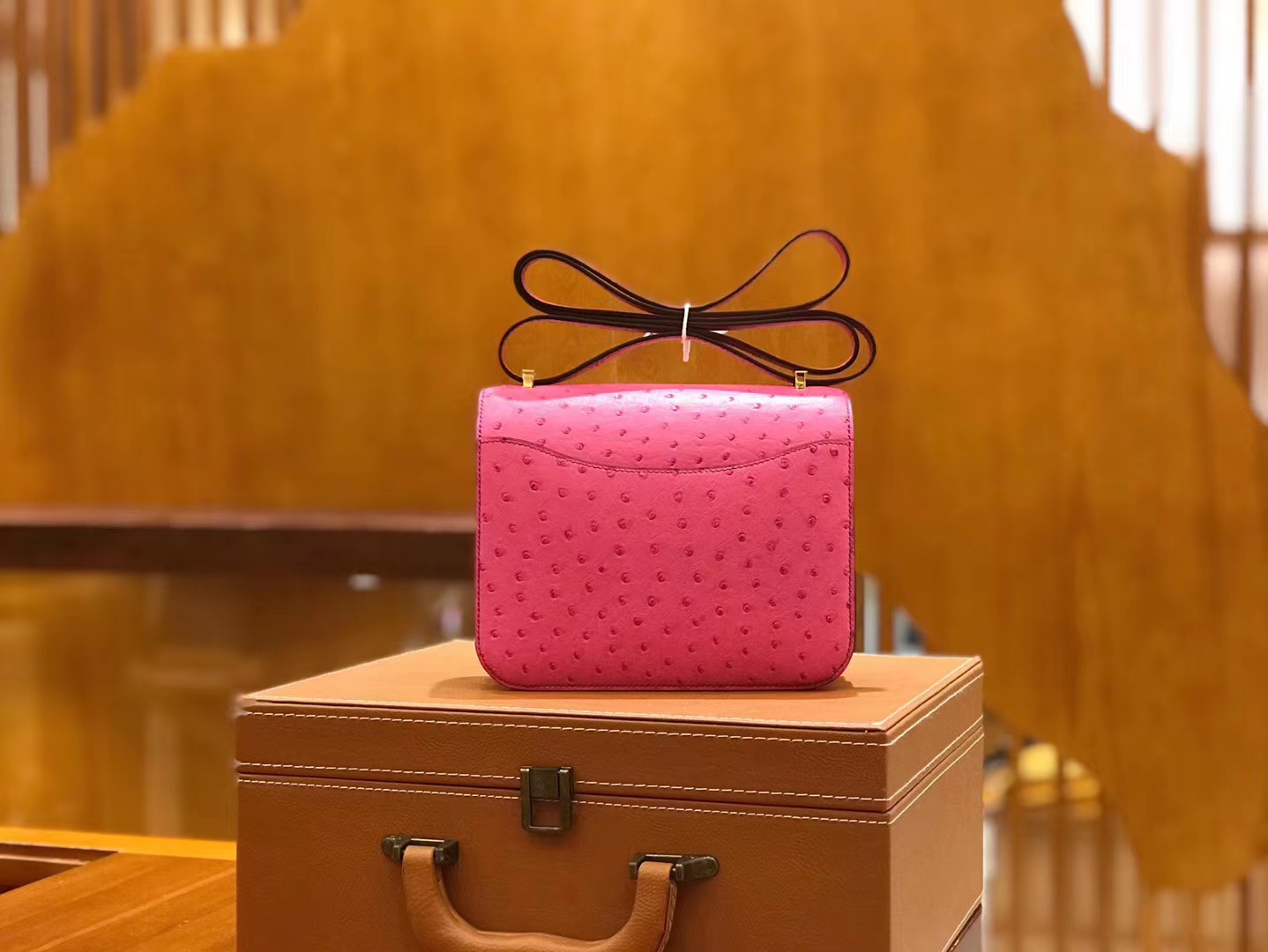 Hermès（爱马仕）Constance 18cm 惊艳粉 南非KK级鸵鸟皮 金扣 原版蜜蜡线 顶级手缝