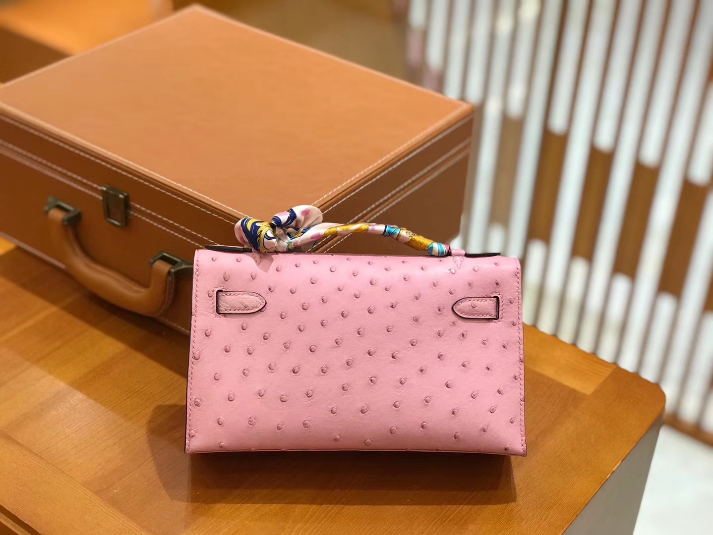 Hermès（爱马仕）Mini Kelly一代 奶昔粉 南非KK级鸵鸟皮 金扣 原版蜜蜡线 顶级手工缝制