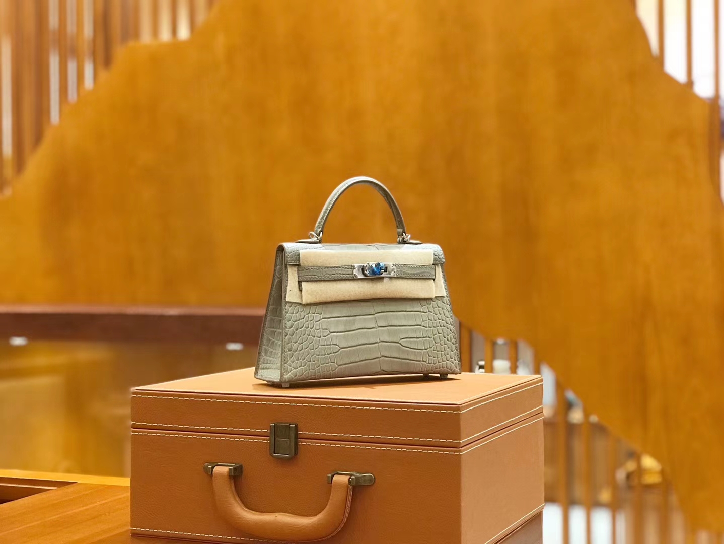 Hermès（爱马仕）Mini kelly 二代 19cm 美洲鳄鱼皮 珍珠灰 银扣 原版蜜蜡线 顶级手缝