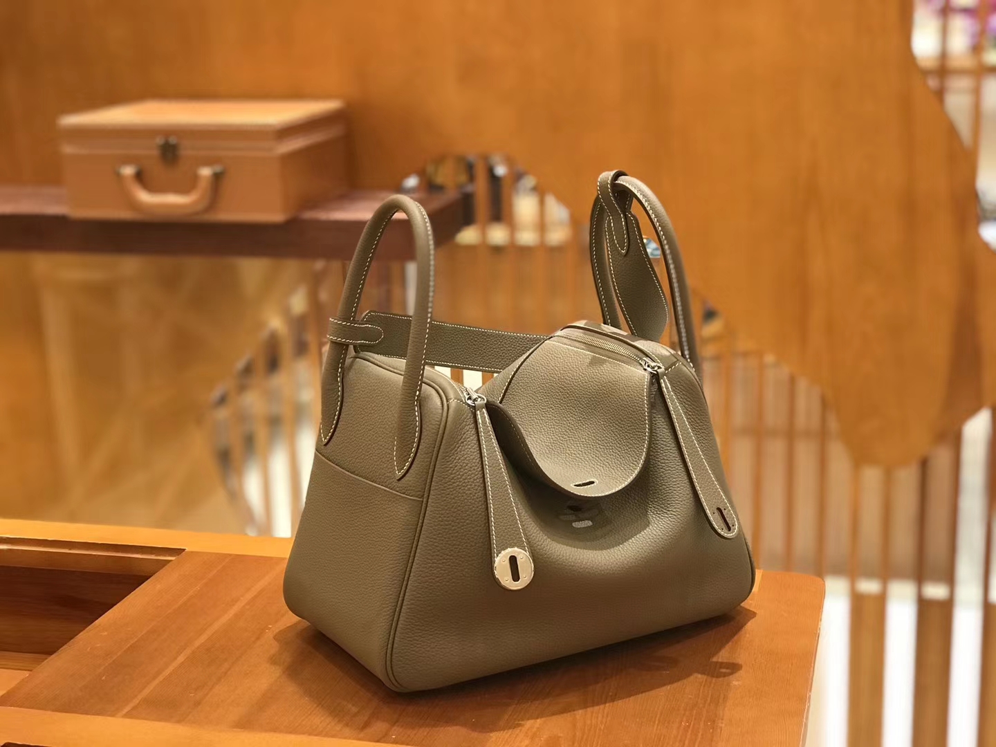 Hermès（爱马仕）Lindy 30cm 大象灰 Togo牛皮 银扣 原版蜜蜡线 顶级手缝 现货