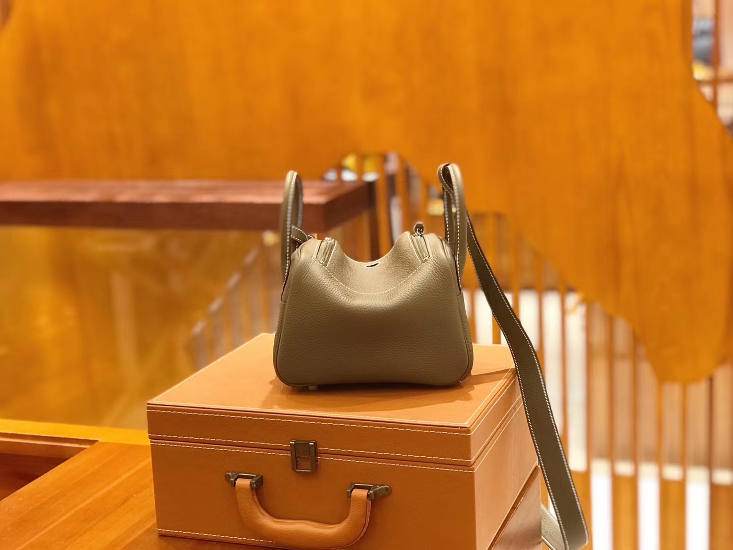 Hermès（爱马仕）Mini Lindy 18cm 大象灰 Togo牛皮 银扣 原版蜜蜡线 顶级手工缝制