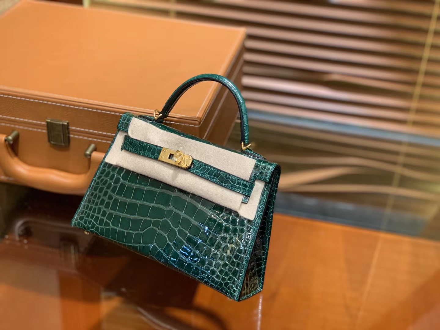 Hermès（爱马仕）Mini kelly 19cm 一级美洲鳄鱼皮 祖母绿 金扣 原版蜜蜡线 顶级手工