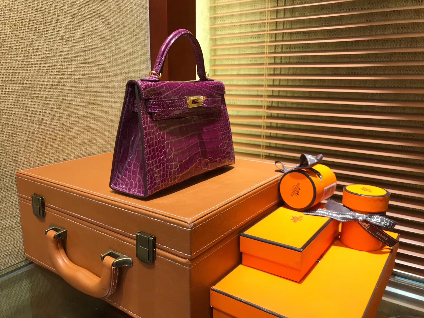 Hermès（爱马仕）Mini kelly 19cm 一级美洲鳄鱼皮 玫紫色 金扣 原版蜜蜡线 顶级手工