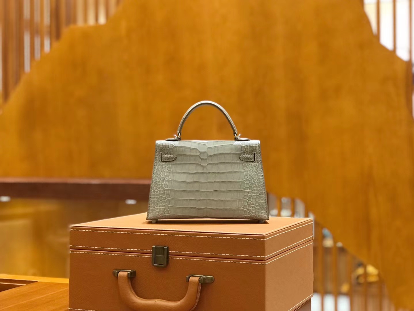 Hermès（爱马仕）Mini kelly 二代 19cm 美洲鳄鱼皮 珍珠灰 银扣 原版蜜蜡线 顶级手缝