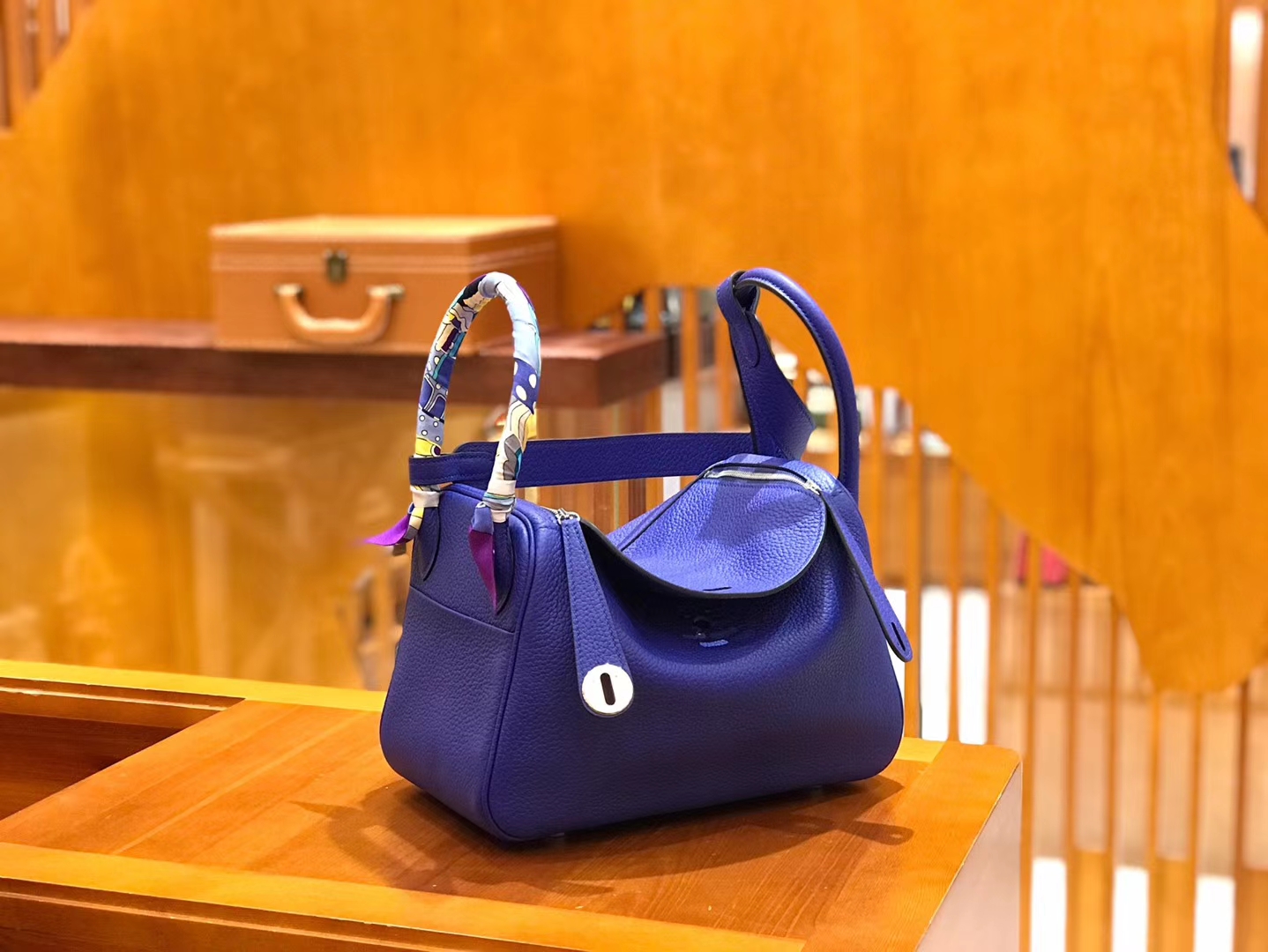 Hermès（爱马仕）Lindy 26cm 电光蓝 Togo牛皮 银扣 原版蜜蜡线 顶级手缝
