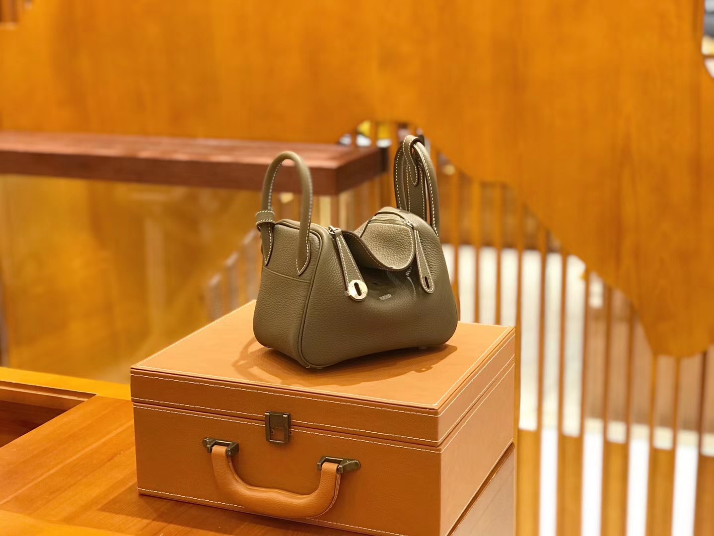 Hermès（爱马仕）Mini Lindy 18cm 大象灰 Togo牛皮 银扣 原版蜜蜡线 顶级手工缝制
