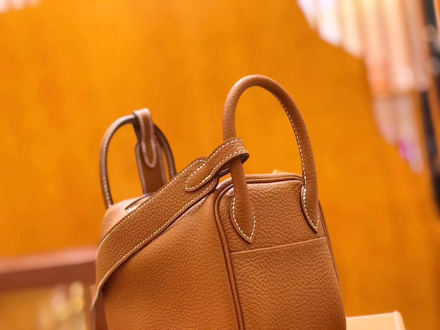 Hermès（爱马仕）Mini Lindy 18cm 焦糖色 Togo牛皮 金扣 原版蜜蜡线 顶级手缝