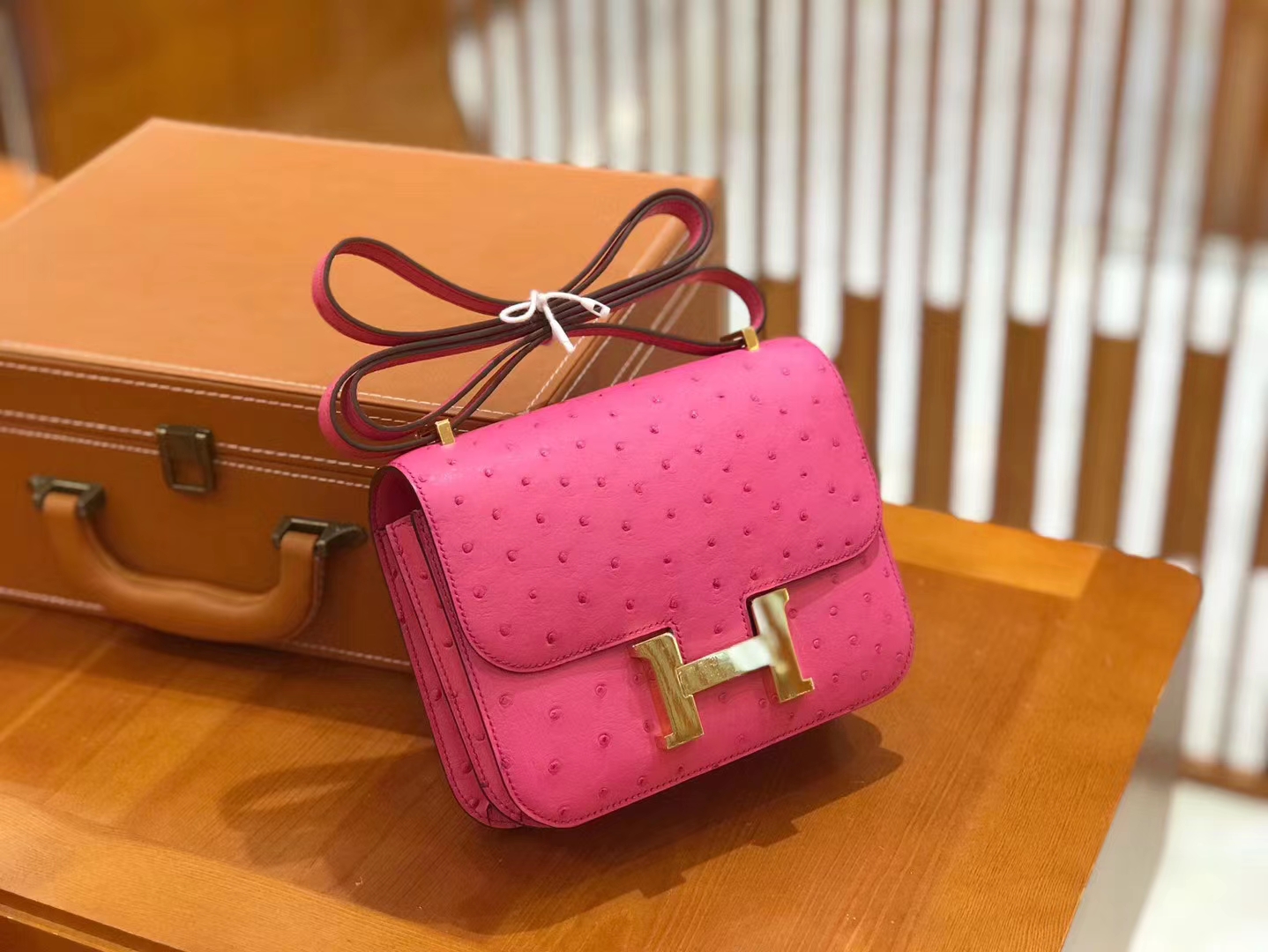 Hermès（爱马仕）Constance 18cm 惊艳粉 南非KK级鸵鸟皮 金扣 原版蜜蜡线 顶级手缝