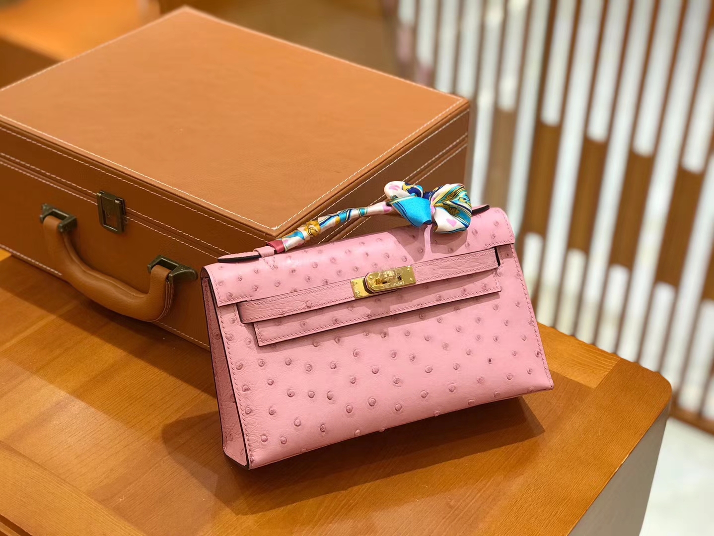 Hermès（爱马仕）Mini Kelly一代 奶昔粉 南非KK级鸵鸟皮 金扣 原版蜜蜡线 顶级手工缝制