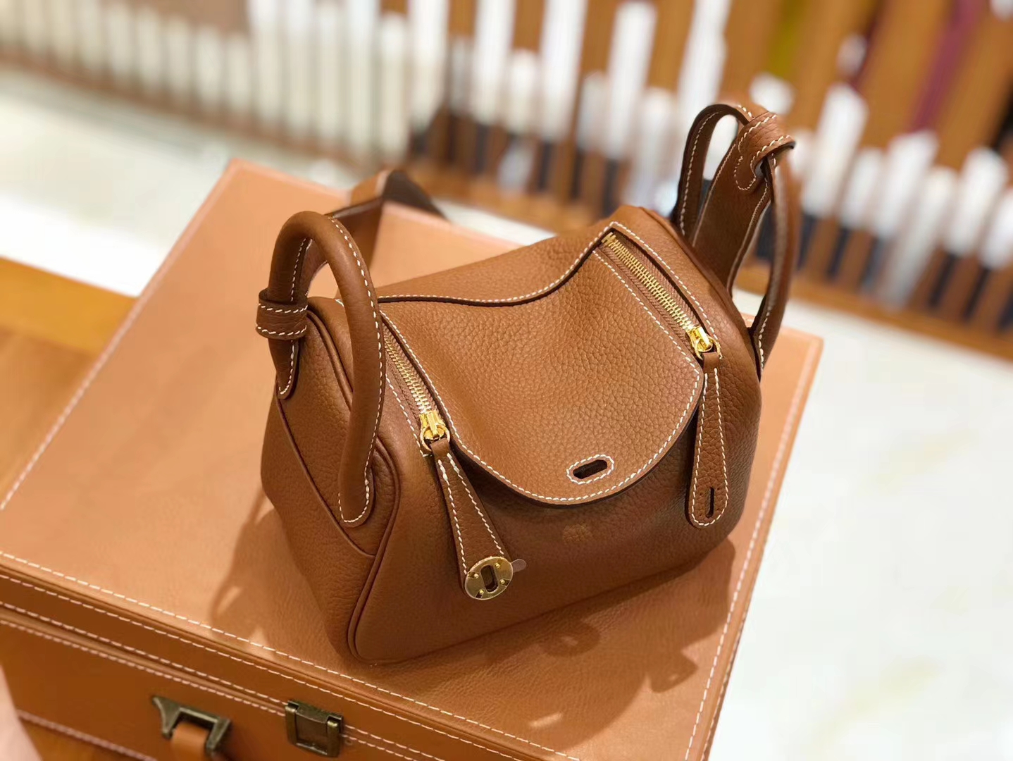 Hermès（爱马仕）Mini Lindy 18cm 焦糖色 Togo牛皮 金扣 原版蜜蜡线 顶级手缝