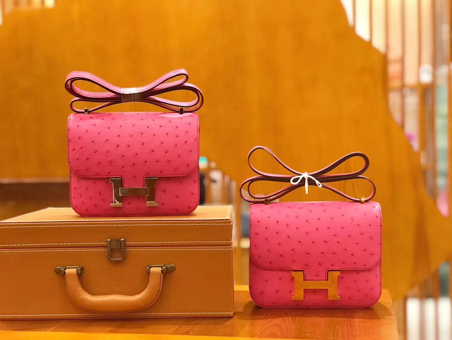 Hermès（爱马仕）Constance 18cm 惊艳粉 南非KK级鸵鸟皮 金扣 原版蜜蜡线 顶级手缝