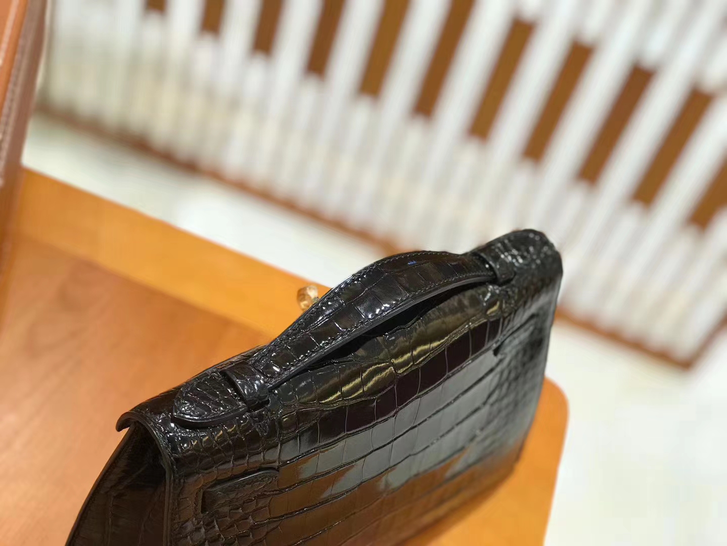 Hermès（爱马仕）Mini kelly 一代 经典黑 美洲鳄鱼皮 金扣 原版蜜蜡线 顶级手缝