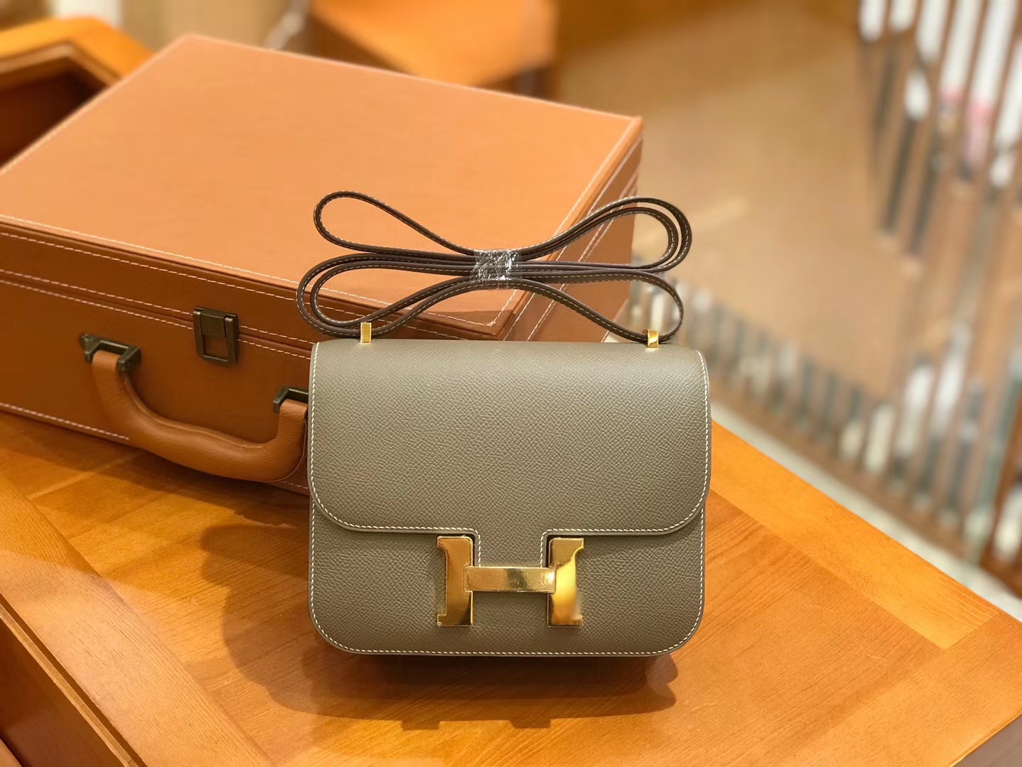 Hermès（爱马仕）康斯坦 18cm 大象灰 掌纹小牛皮 金扣 原版蜜蜡线 顶级手缝