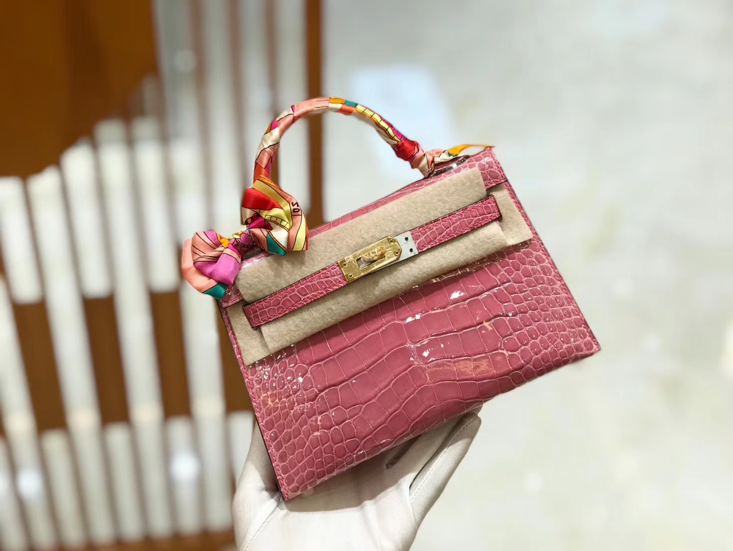 Hermès（爱马仕）Mini kelly 二代 樱花粉 一级美洲鳄鱼皮 金扣 原版蜜蜡线 顶级手缝