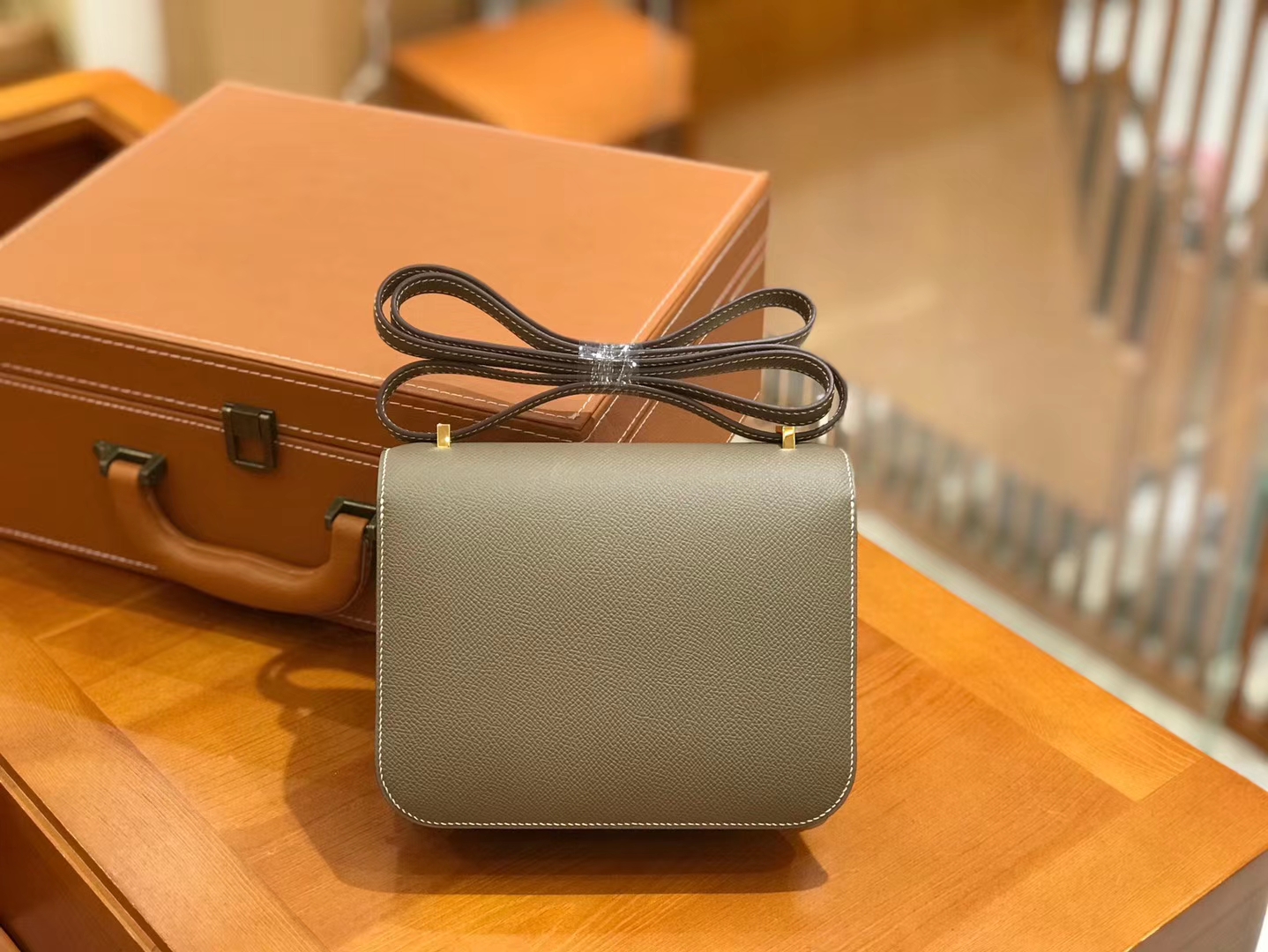 Hermès（爱马仕）康斯坦 18cm 大象灰 掌纹小牛皮 金扣 原版蜜蜡线 顶级手缝