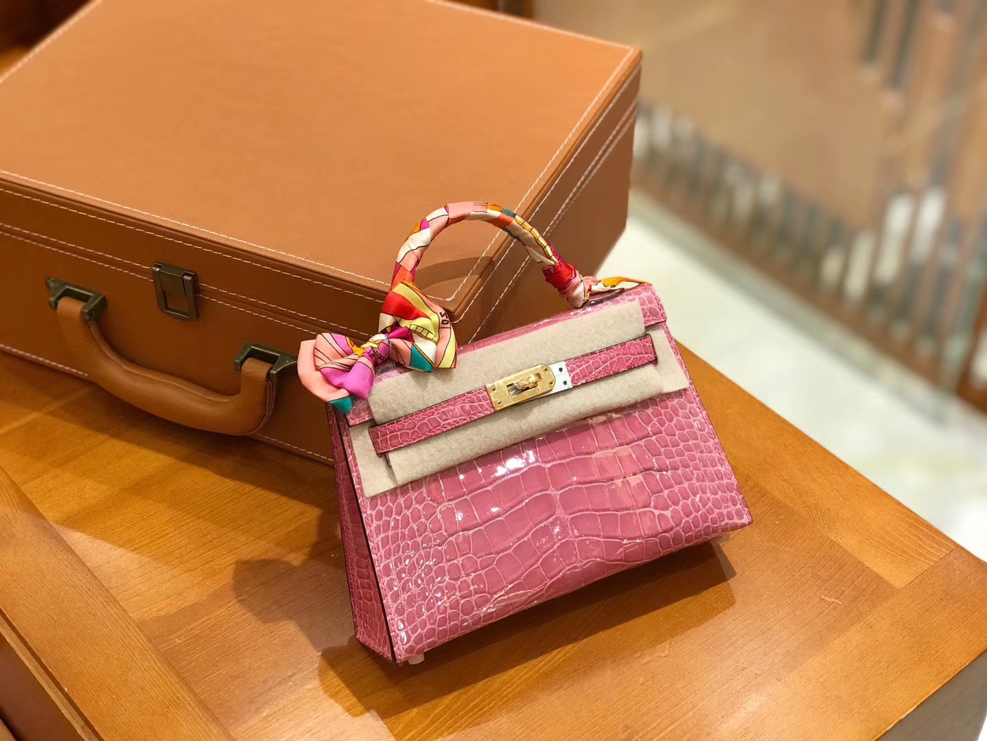 Hermès（爱马仕）Mini kelly 二代 樱花粉 一级美洲鳄鱼皮 金扣 原版蜜蜡线 顶级手缝