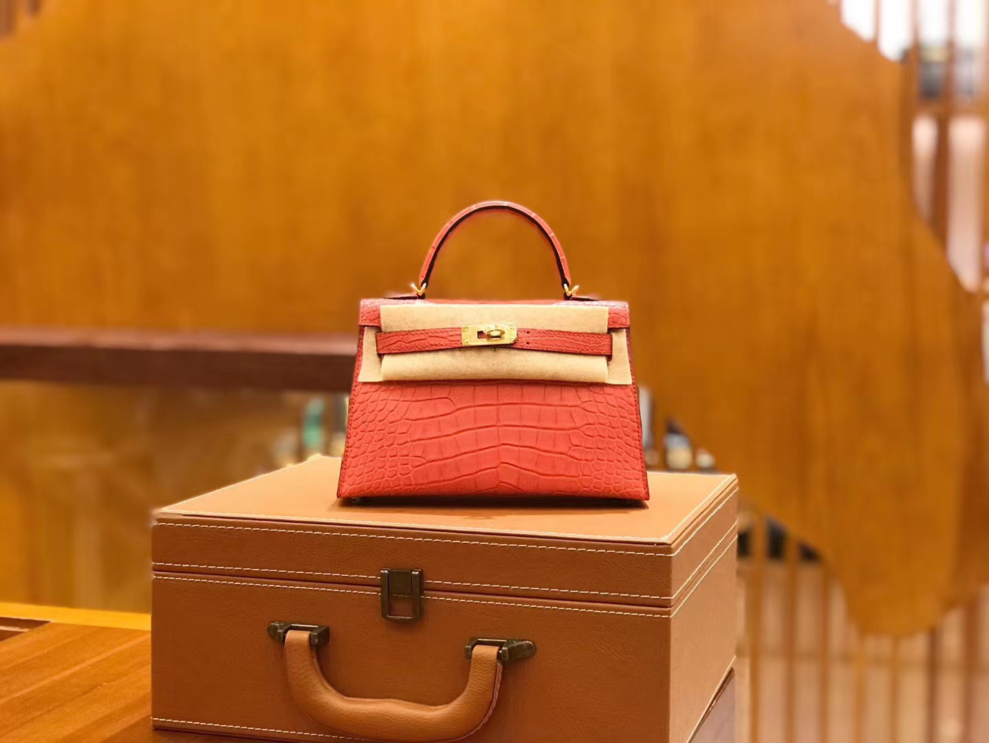 Hermès（爱马仕）Mini kelly 二代 杜鹃粉 一级美洲鳄鱼皮 金扣 原版蜜蜡线 顶级手缝