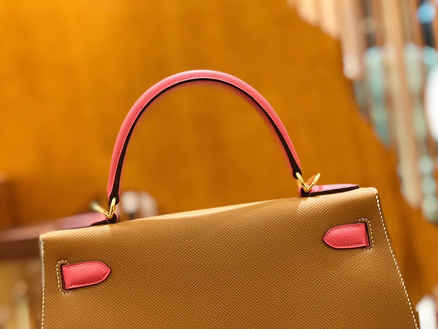 Hermès（爱马仕）Kelly 28cm 金棕拼唇膏粉 Epsom 掌纹小牛皮 金扣 原版蜜蜡线 顶级手缝