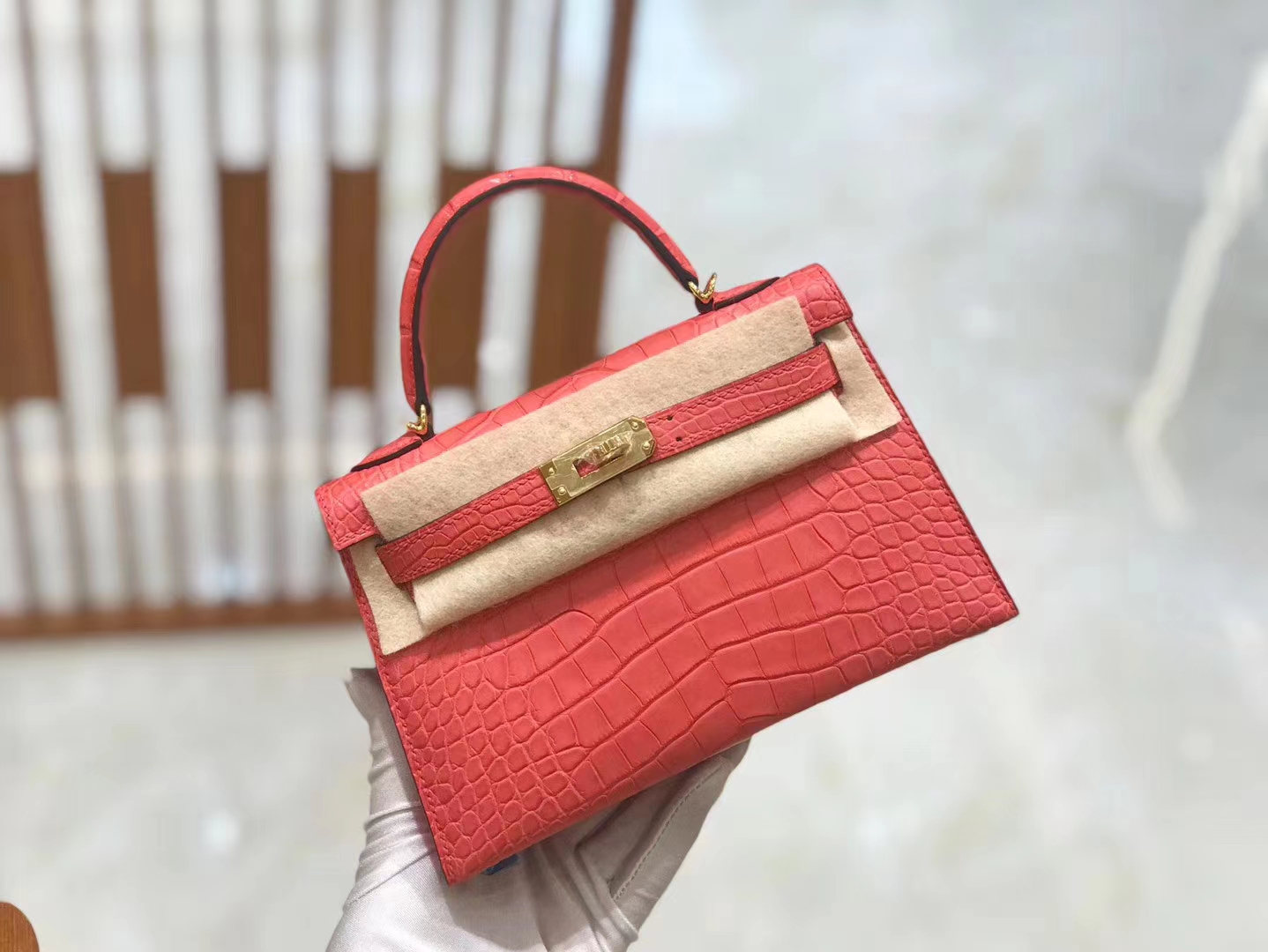 Hermès（爱马仕）Mini kelly 二代 杜鹃粉 一级美洲鳄鱼皮 金扣 原版蜜蜡线 顶级手缝