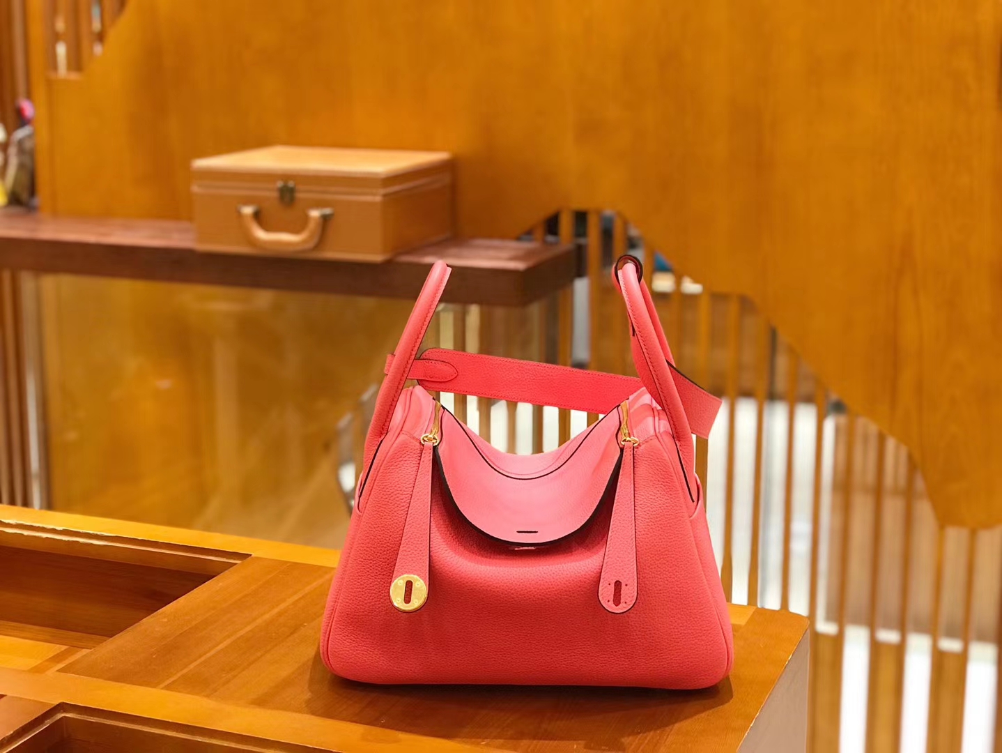 Hermès（爱马仕）Lindy 30cm 唇膏粉 Togo 小牛皮 金扣 原版蜜蜡线 顶级手缝