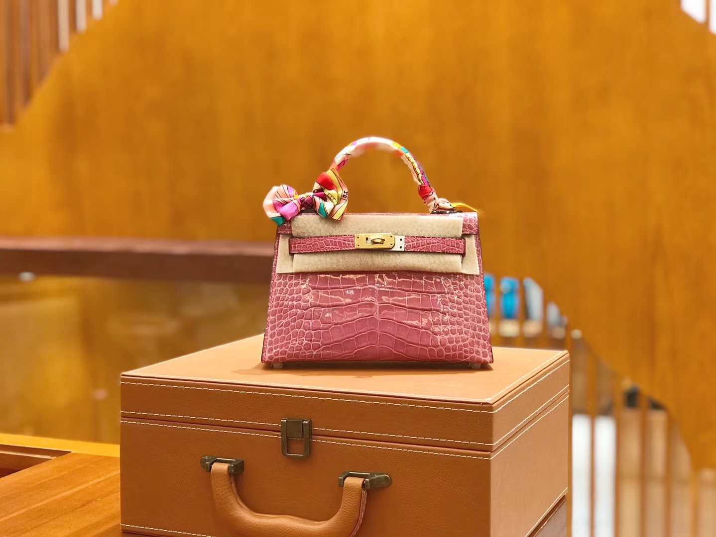 Hermès（爱马仕）Mini kelly 二代 樱花粉 一级美洲鳄鱼皮 金扣 原版蜜蜡线 顶级手缝