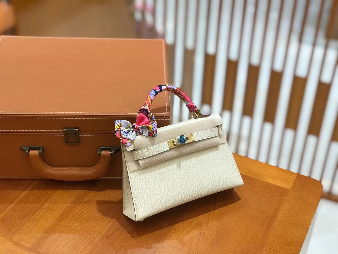 Hermès（爱马仕）Mini kelly 二代 奶昔白 Epsom 掌纹小牛皮 金扣 原版蜜蜡线 顶级手缝