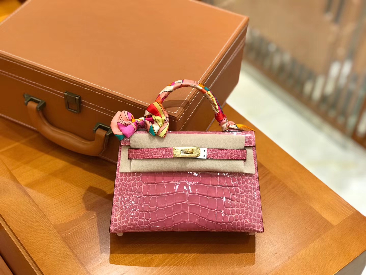 Hermès（爱马仕）Mini kelly 二代 樱花粉 一级美洲鳄鱼皮 金扣 原版蜜蜡线 顶级手缝