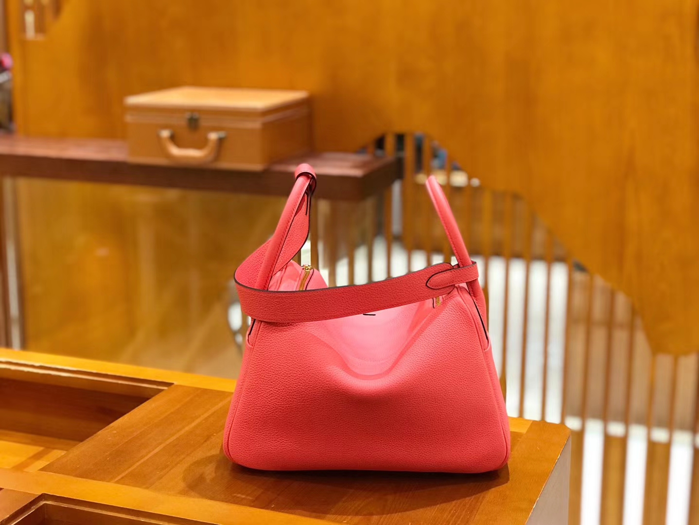 Hermès（爱马仕）Lindy 30cm 唇膏粉 Togo 小牛皮 金扣 原版蜜蜡线 顶级手缝