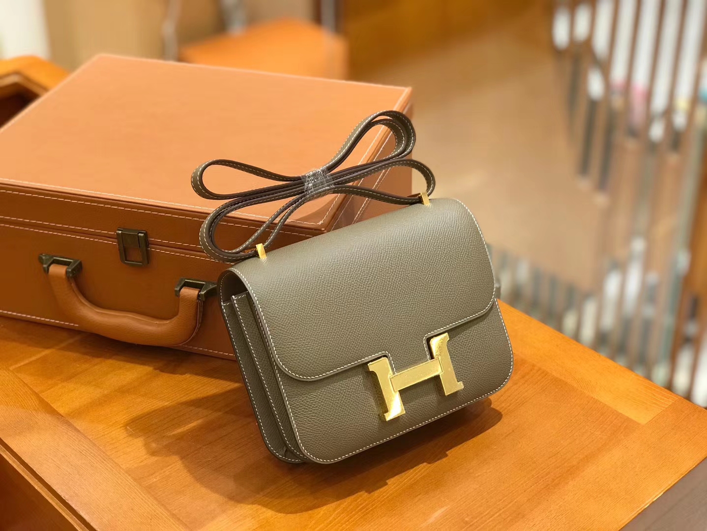 Hermès（爱马仕）康斯坦 18cm 大象灰 掌纹小牛皮 金扣 原版蜜蜡线 顶级手缝