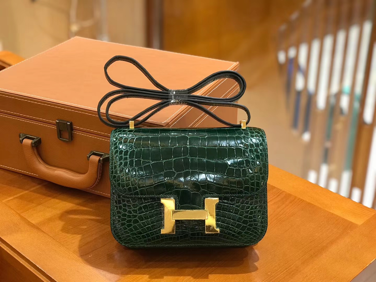 Hermès（爱马仕）Constance 18cm 祖母绿 一级美洲鳄 金扣 原版蜜蜡线 顶级手缝