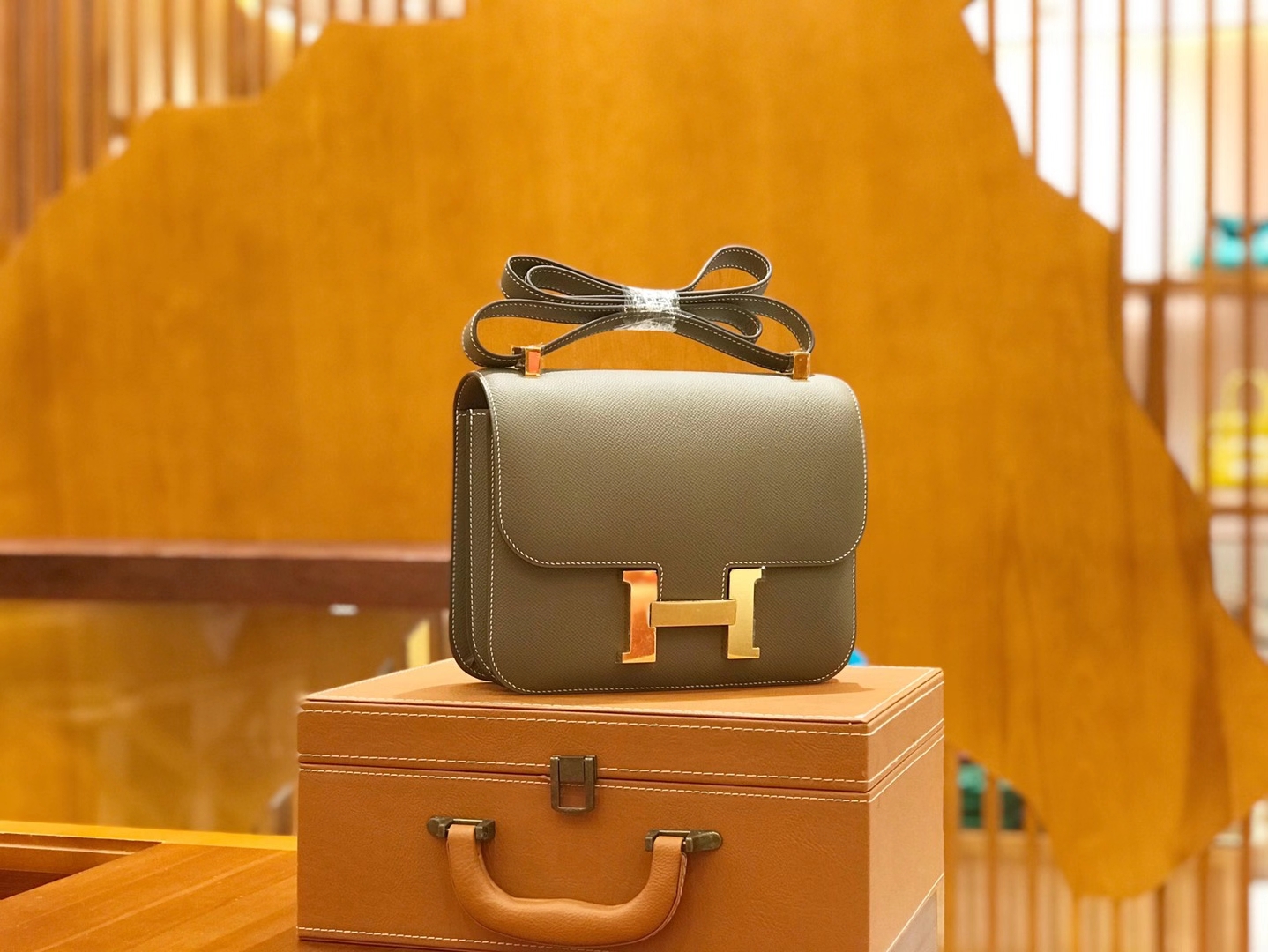 Hermès（爱马仕）Constance 23cm 进口掌纹牛皮 大象灰 全手工缝制 金扣 高订鳄鱼工序工