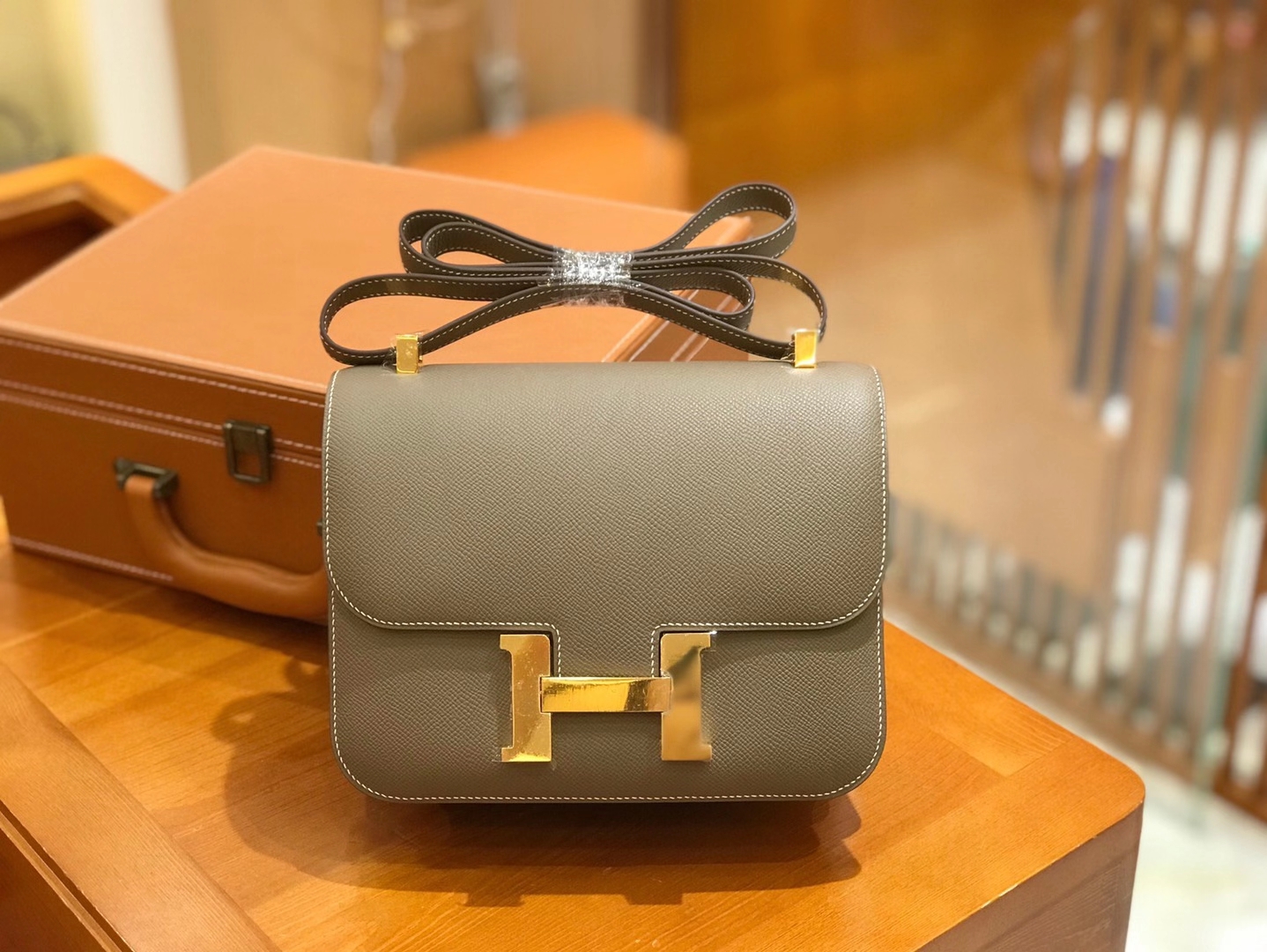Hermès（爱马仕）Constance 23cm 进口掌纹牛皮 大象灰 全手工缝制 金扣 高订鳄鱼工序工