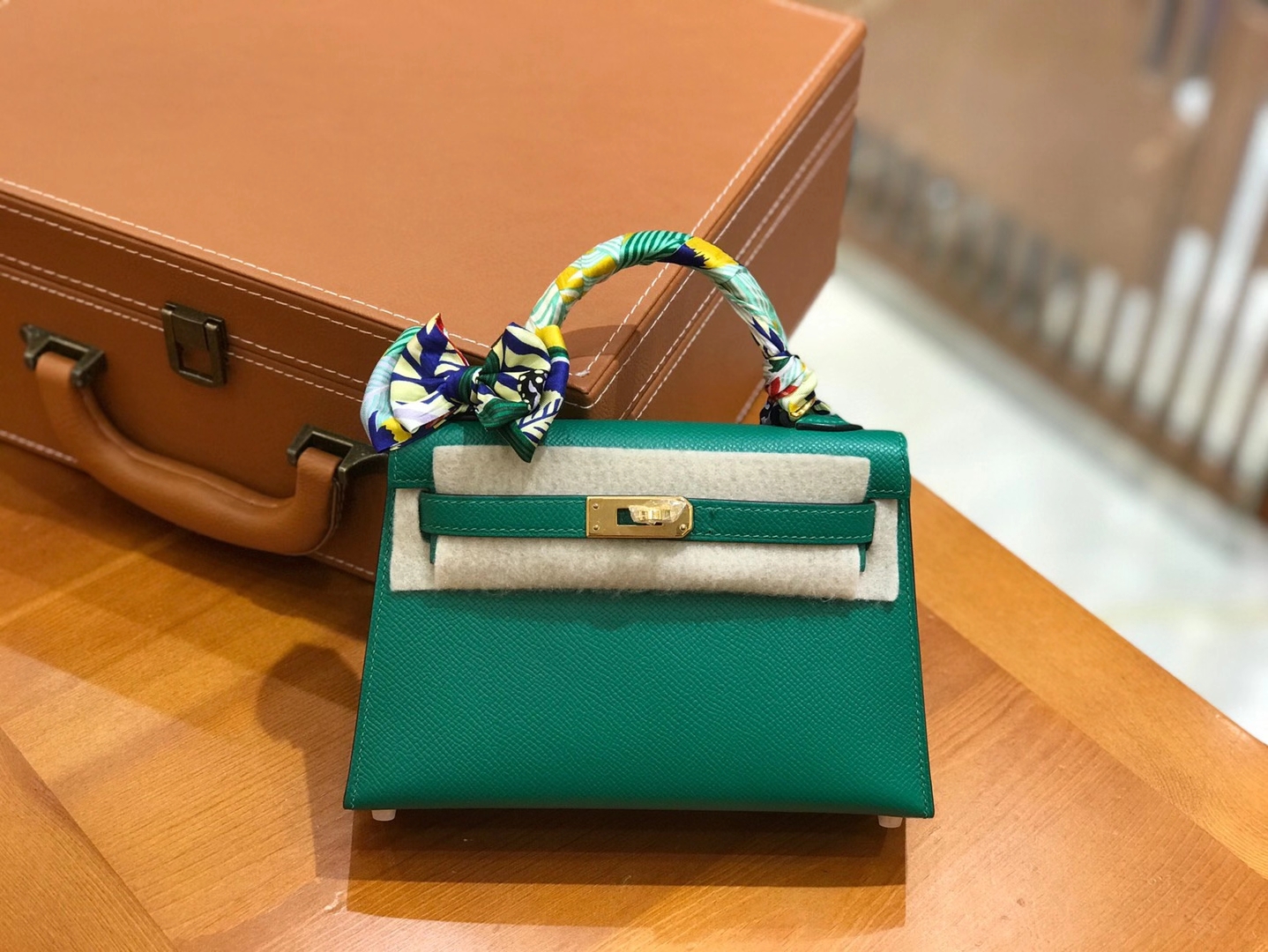 Hermès（爱马仕）Mini Kelly 二代 19cm 进口掌纹牛皮 U4丝绒绿 金扣 全手工缝制 高订鳄鱼工序