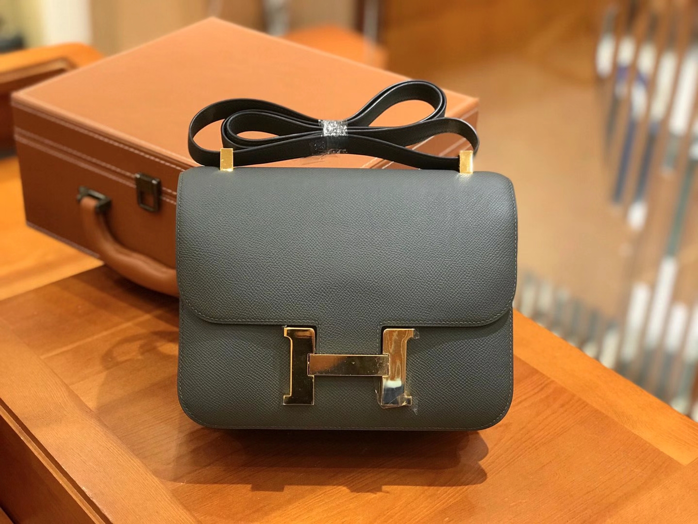 Hermès（爱马仕）Constance 23cm 进口掌纹牛皮 8F锡器灰 全手工缝制 高订鳄鱼工序工