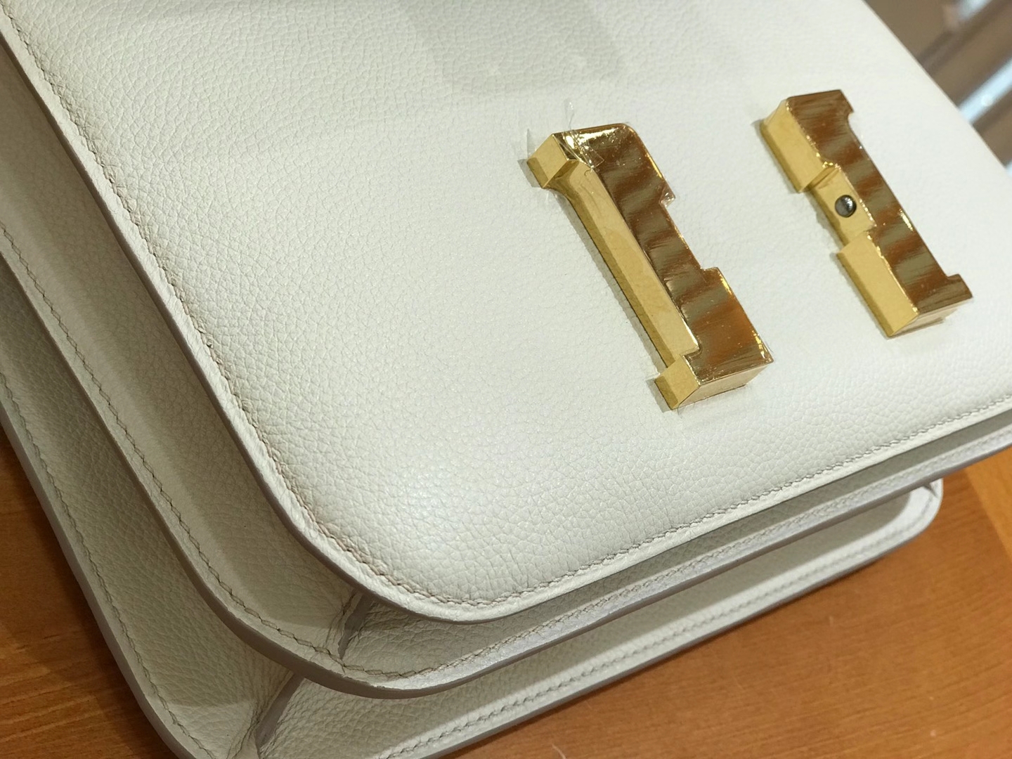 Hermès（爱马仕）Constance 24cm 奶昔白 Evercolor牛皮 金扣 原版蜜蜡线 顶级手缝